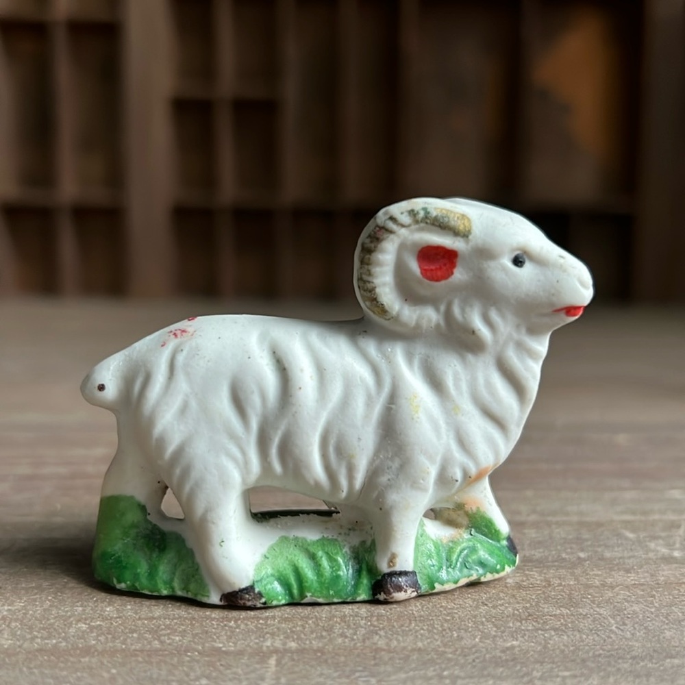 VTG | Miniature Sheep/Ram Chalkware Figurine